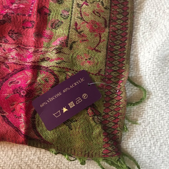 Pashmina - Picture 2 of 3